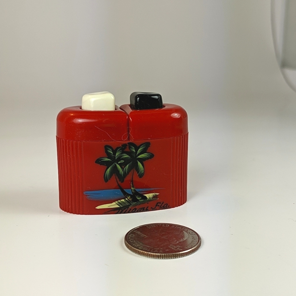 1940s Art Deco Florida Souvenir S&P Unit